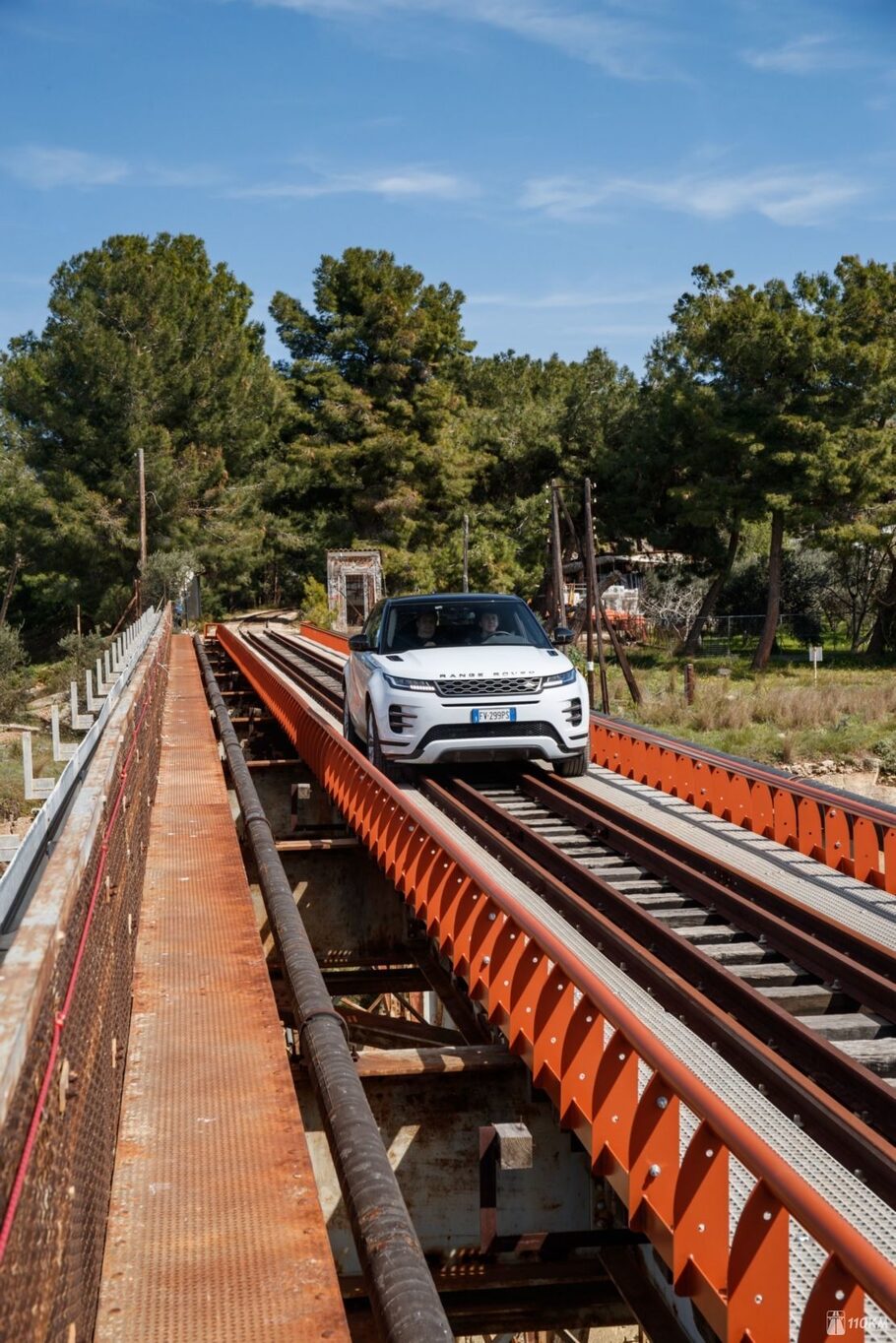 Тест драйв нового Range Rover Evoque  чистая линия