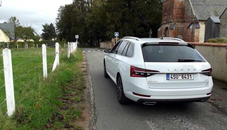 Тест драйв Skoda Superb 2020  цена благородства