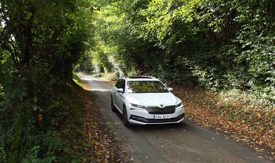 Тест драйв Skoda Superb 2020  цена благородства