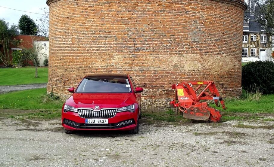 Тест драйв Skoda Superb 2020  цена благородства