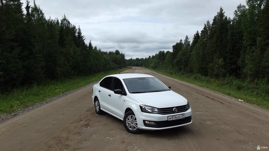 Тест драйв прокатного Volkswagen Polo  грозовой фон