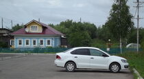 Тест драйв прокатного Volkswagen Polo  грозовой фон