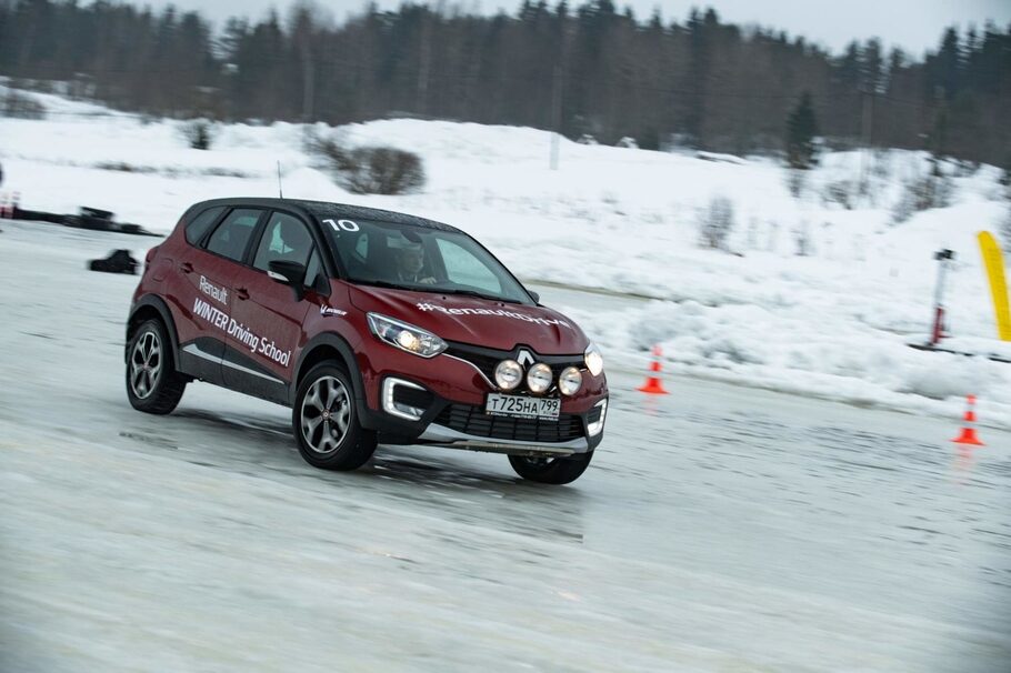 Режем ладожский лед  когтями  полноприводных Renault