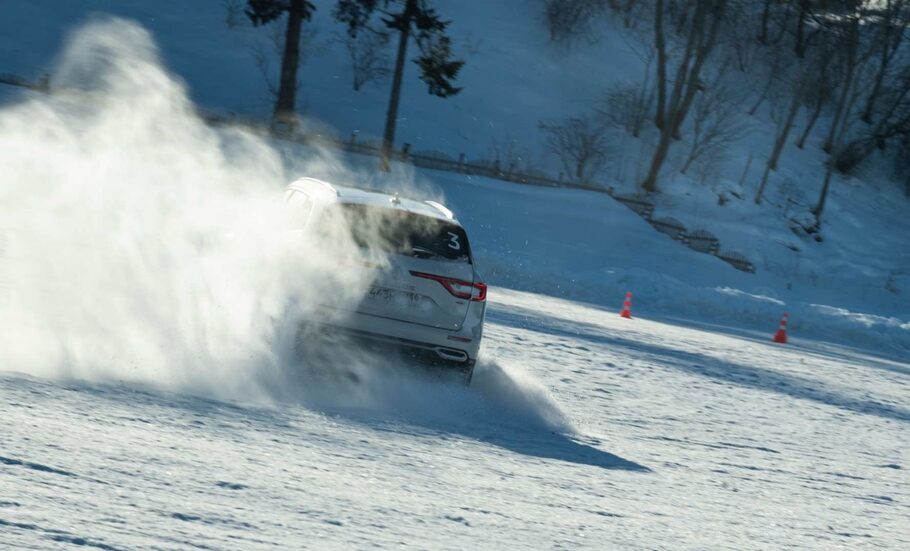 Режем ладожский лед  когтями  полноприводных Renault