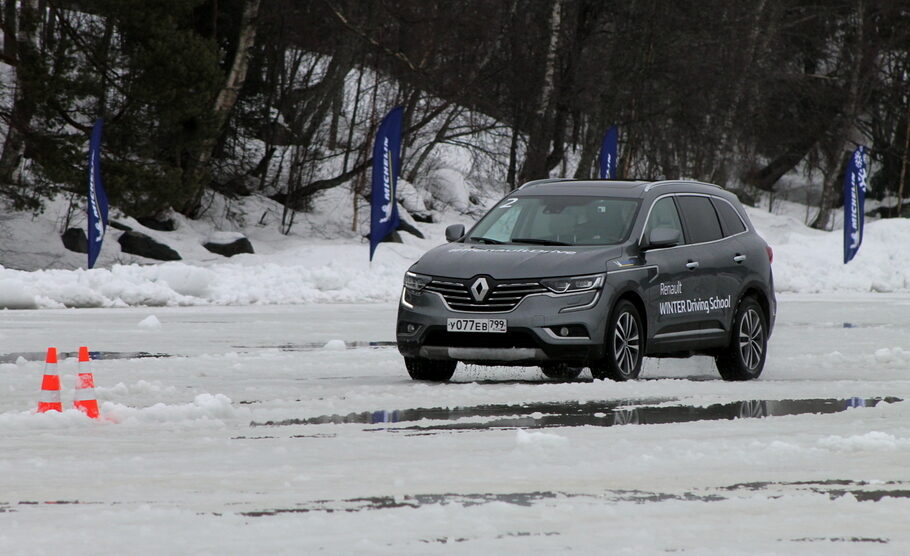 Режем ладожский лед  когтями  полноприводных Renault