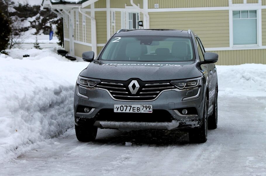 Режем ладожский лед  когтями  полноприводных Renault