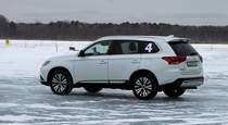 Тест драйв Mitsubishi Outlander GT  ввинчиваемся в поворот