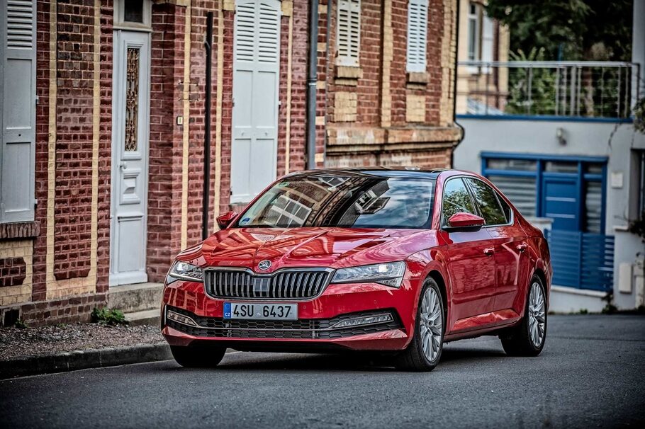 Тест драйв Skoda Superb 2020  цена благородства