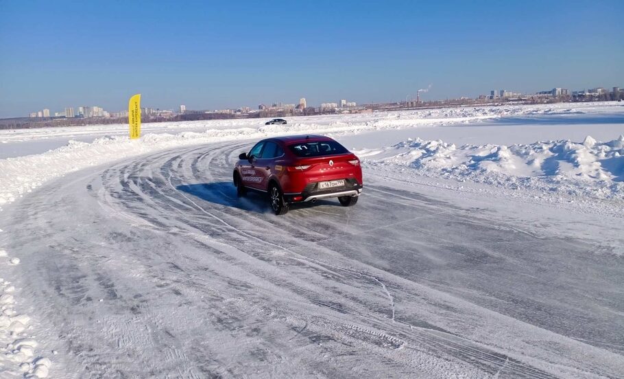 Зимний тест драйв Renault Arkana  коньки подпевают  звеня