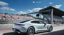 Тест драйв Porsche Taycan Turbo  иду на грозу