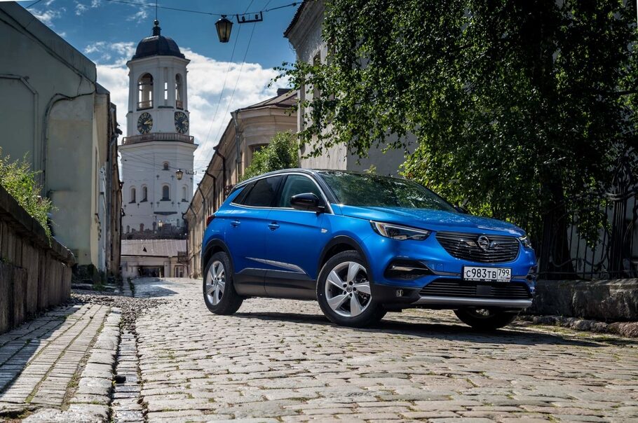 Тест драйв Opel Grandland X  кто на новенького