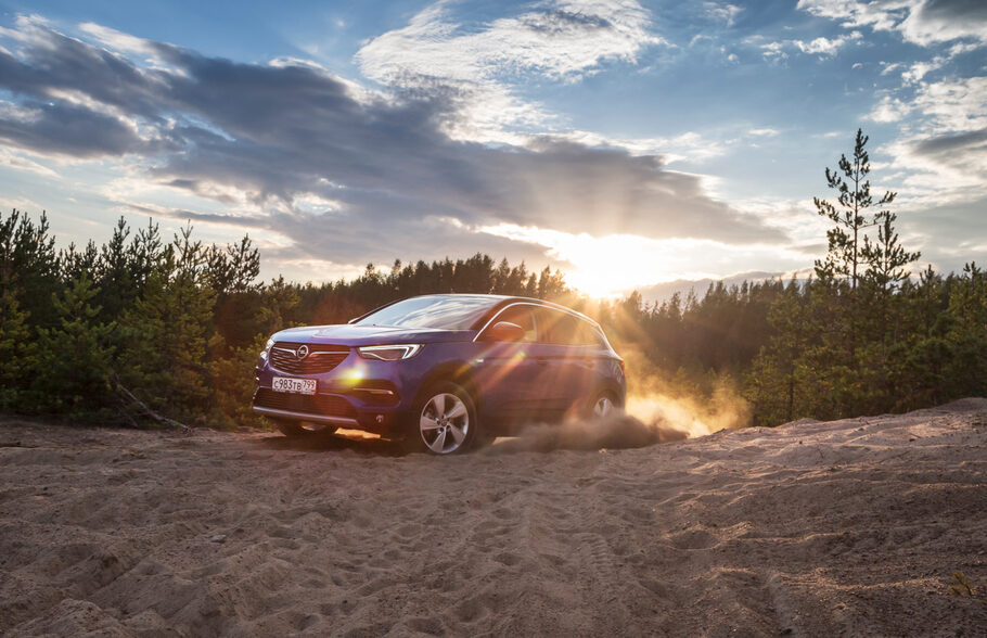 Тест драйв Opel Grandland X  кто на новенького