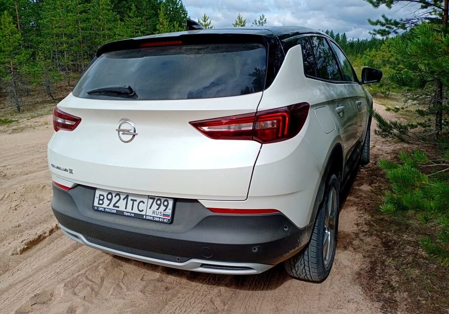 Тест драйв Opel Grandland X  кто на новенького